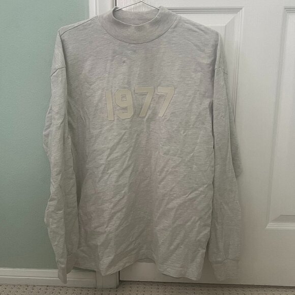 Fear of God ESSENTIALS Off-White 1977 Long Sleeve T-Shirt (Size Men's XS) - Picture 5 of 8